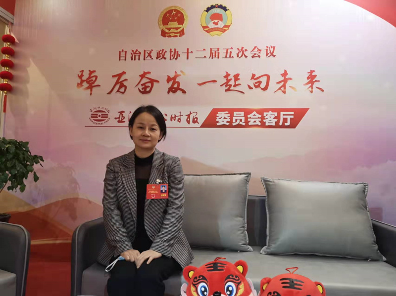 张慧.jpg