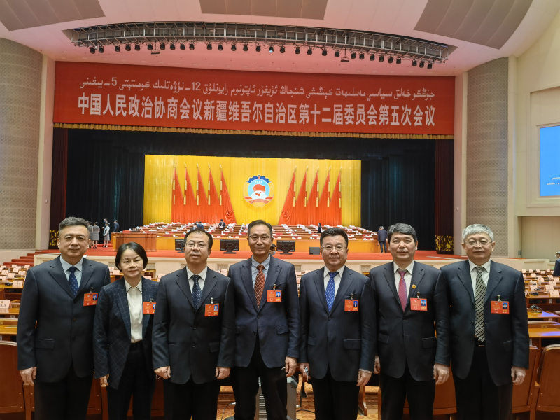 大会合影.jpg