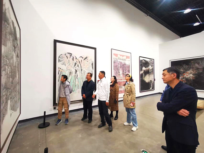 参观美术展 (11).jpg