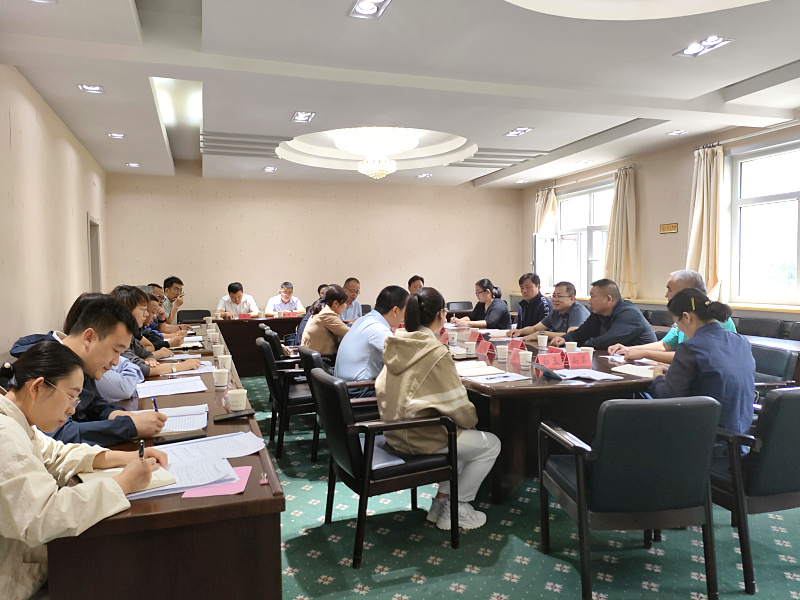 伊吾县相关部门座谈会.jpg