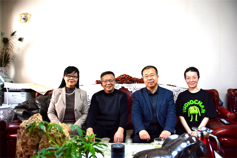 张慧主委一行节前慰问民盟新疆区委会老领导 (4).jpg