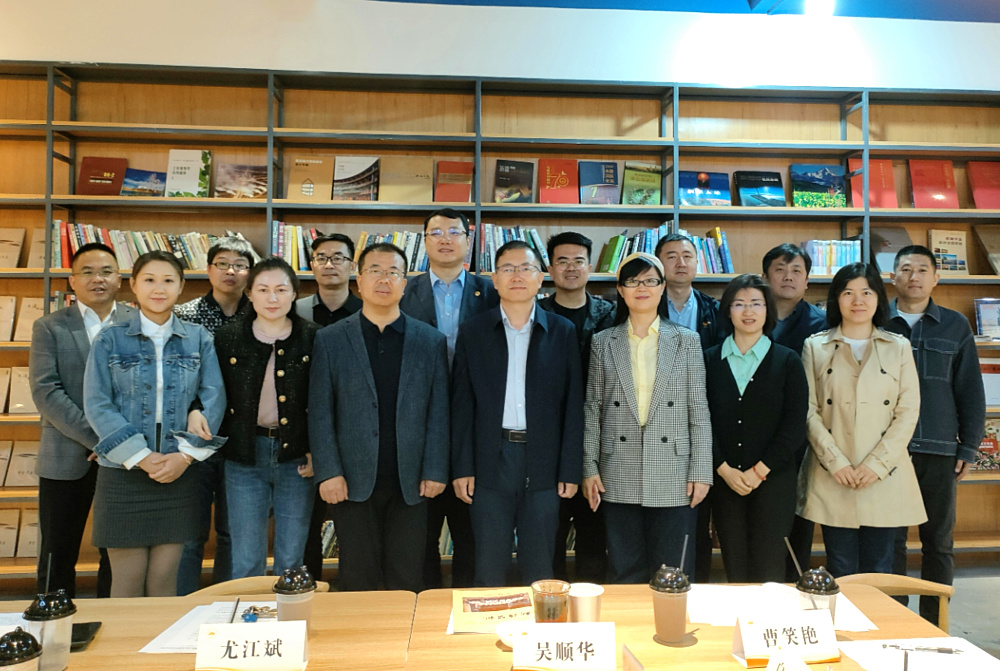 民盟新疆区委会青年工作委员会召开2024年度工作会议 (1).jpg